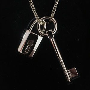 Victoria’s Secret Scandalous Lock & Key Necklace